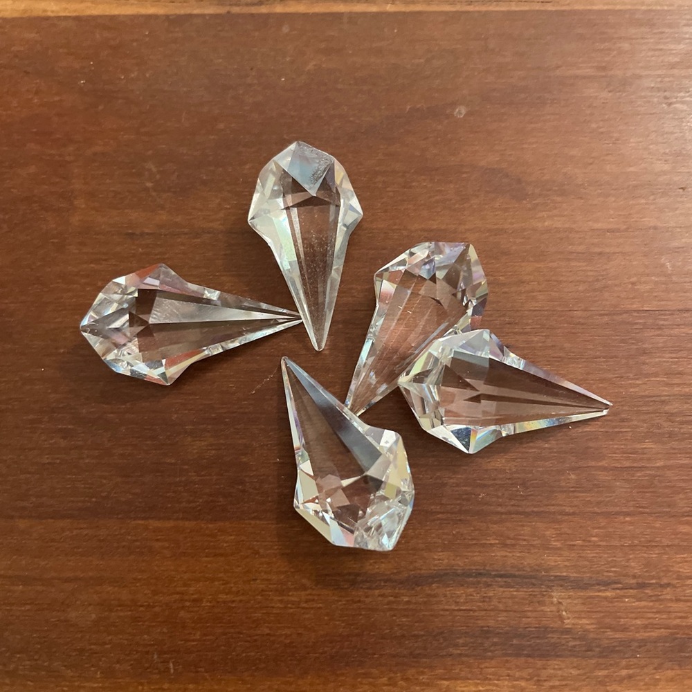 5 Swarovski crystals